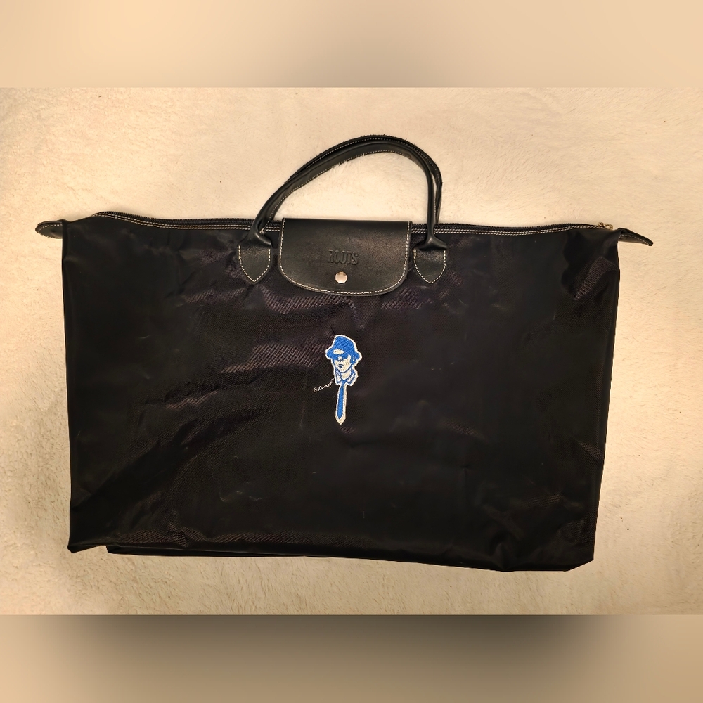 Roots Black Nylon Garment Bag with Leather Handles – Made in Canada